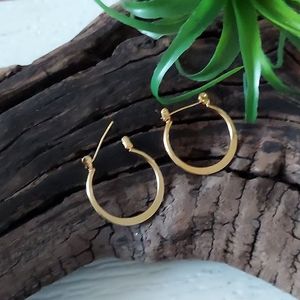 E1821 3/4" Minimalist Gold Hoops